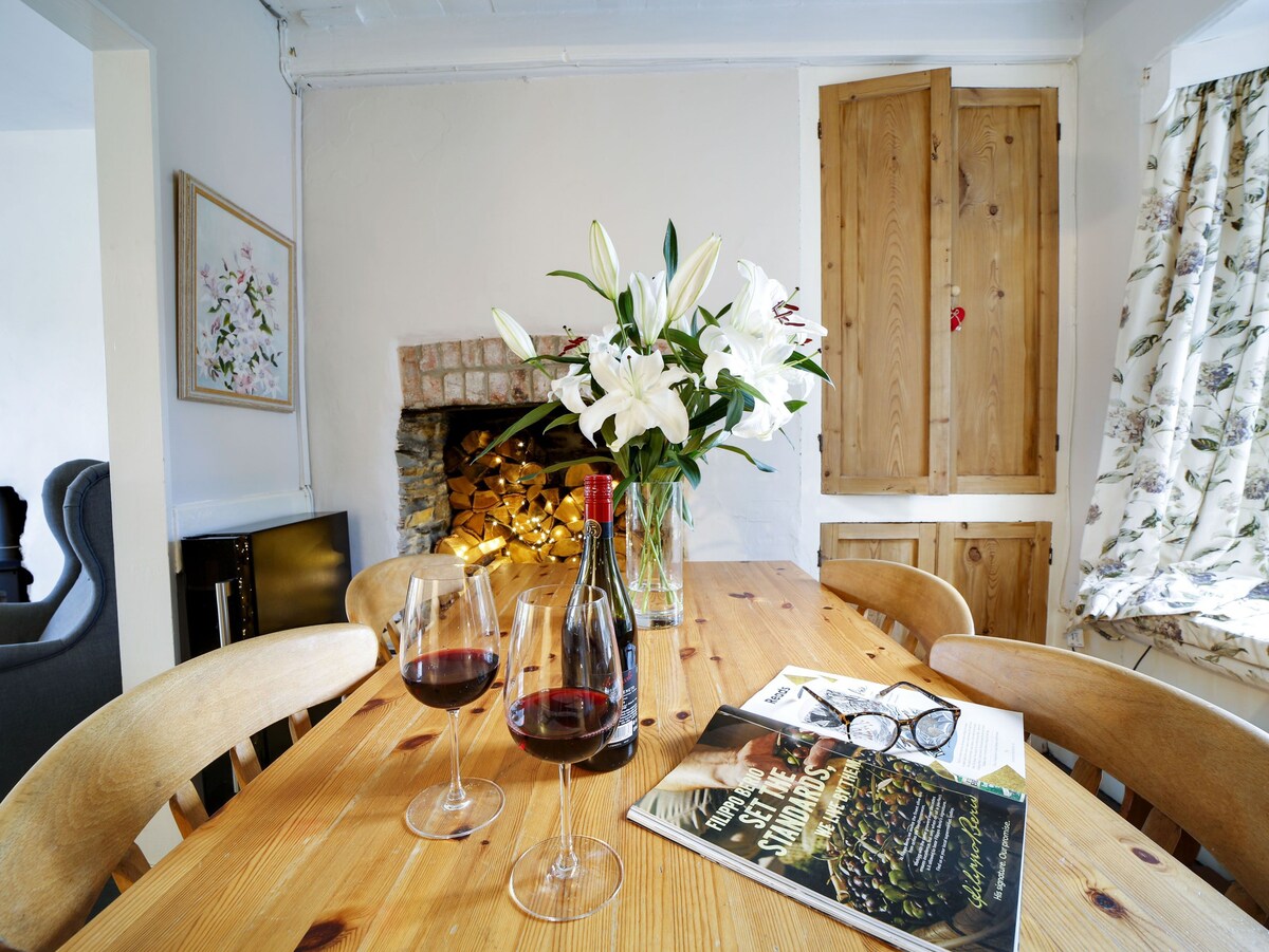 St Peters - cosy cottage, sleeps 4+dogs Port Isaac