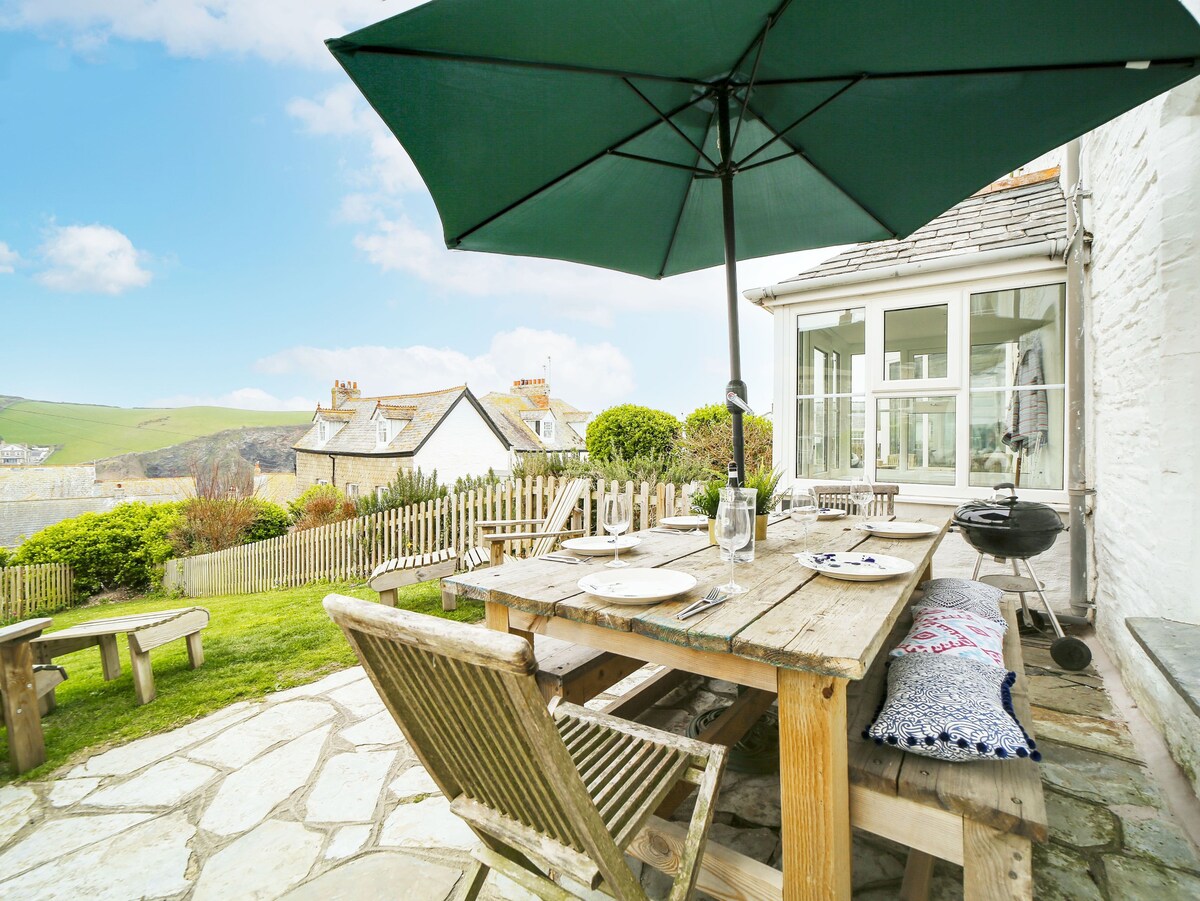 St Peters - cosy cottage, sleeps 4+dogs Port Isaac