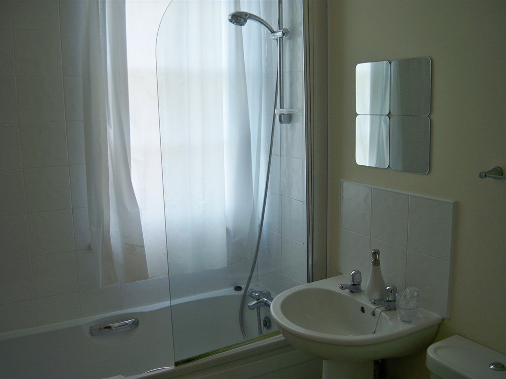 Twin Ensuite at Nelson and Railway Inn