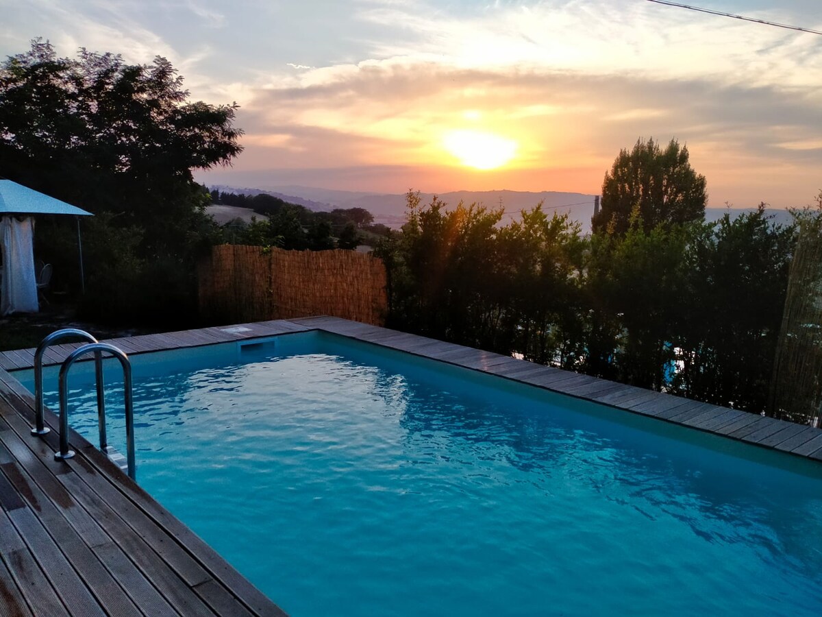 House for 3 ppl. with shared pool at Montelabbate