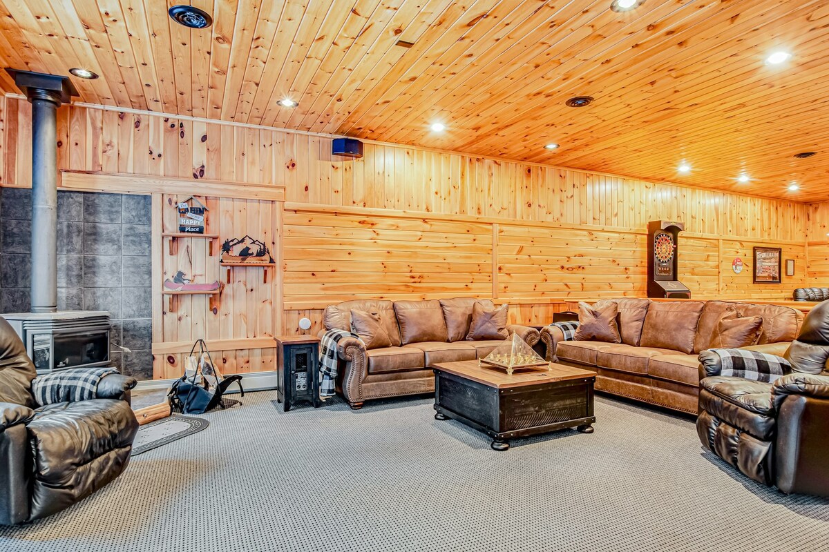 Secluded 5BR Lakefront | Dock | Fireplace