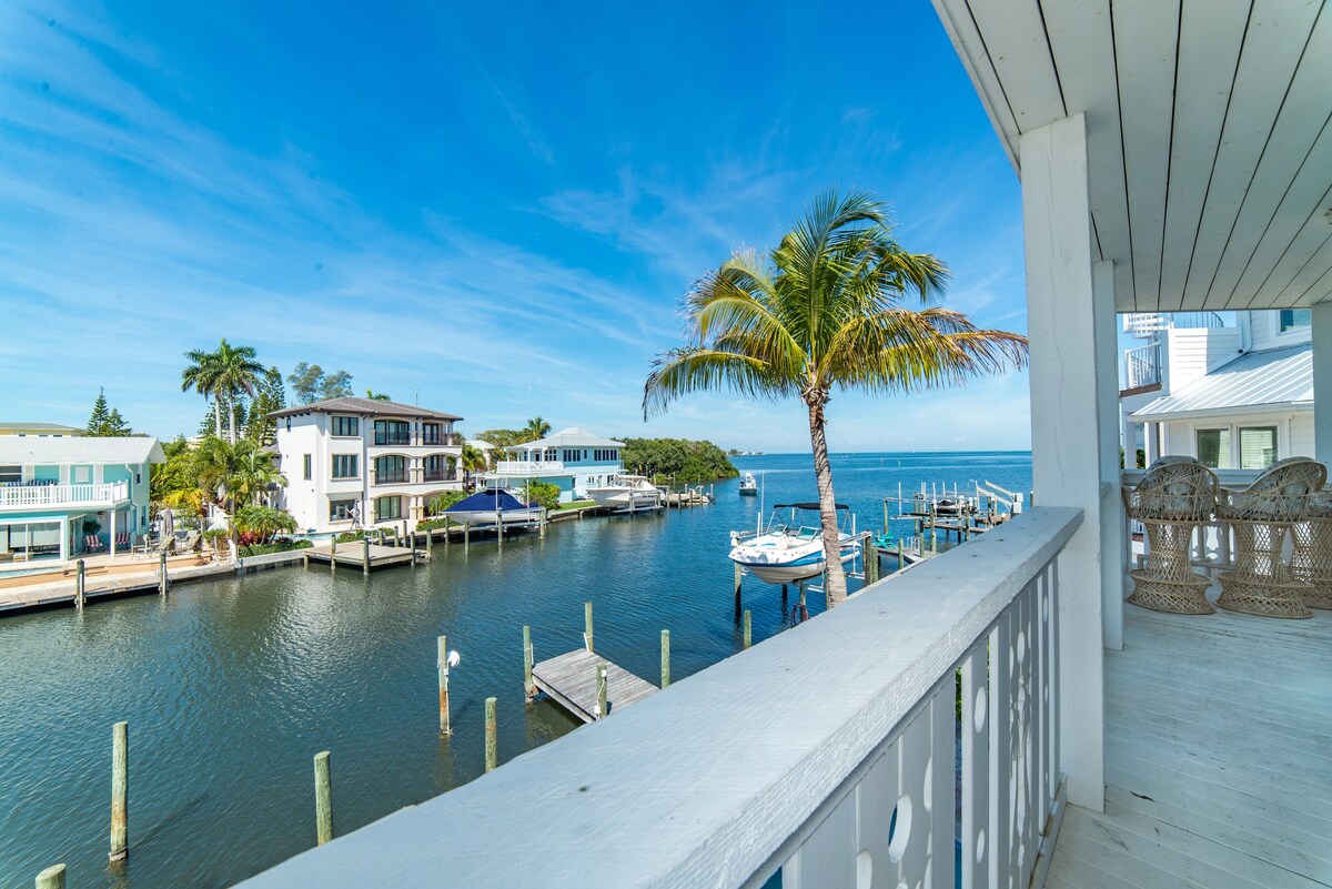 Luxury Home with Pool, Spa, and Dock - Bayshores