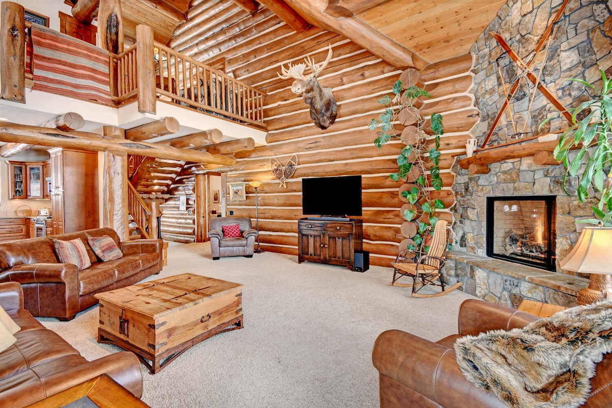 Luxury Log Lodge - $500 Free Activities Daily