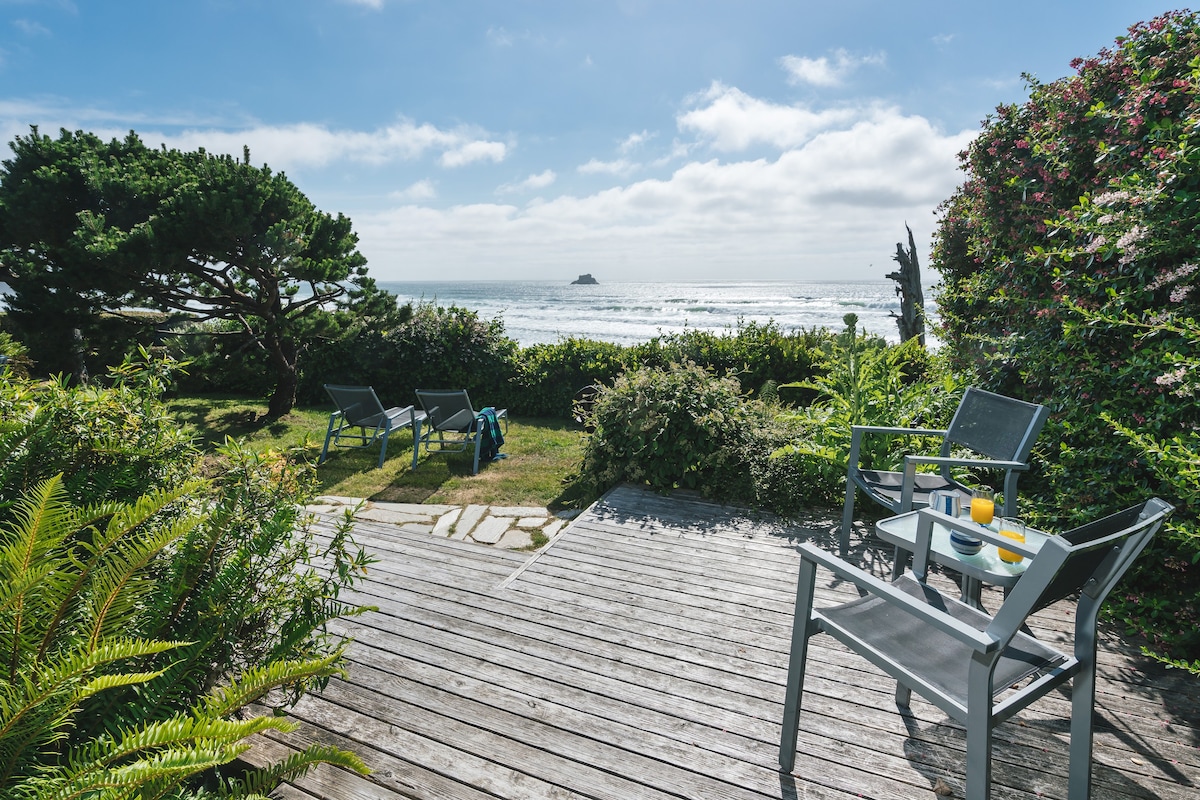 Arch Cape Escape by AvantStay | Clifftop Views