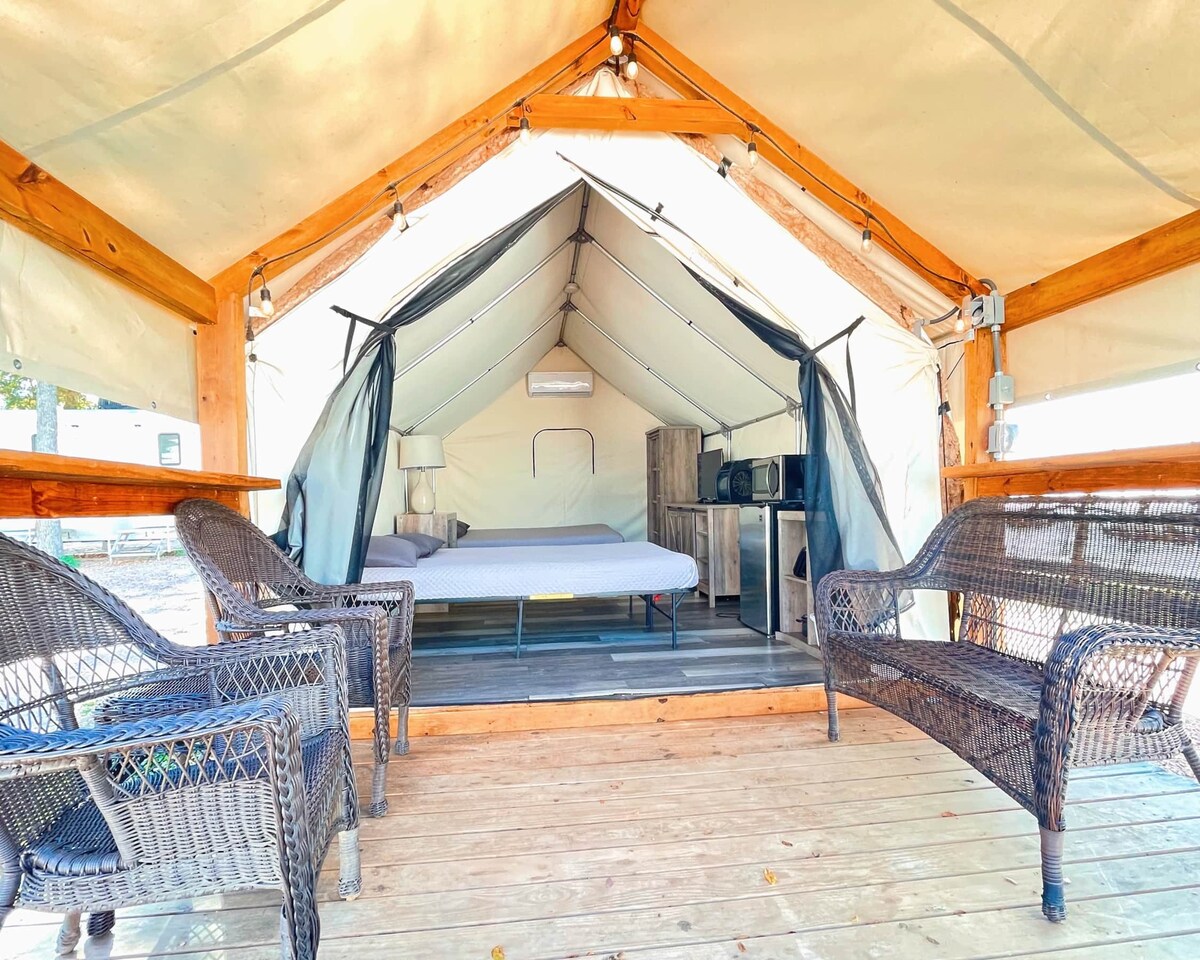 #J Son's Rio Cibolo - Glamping Cabin