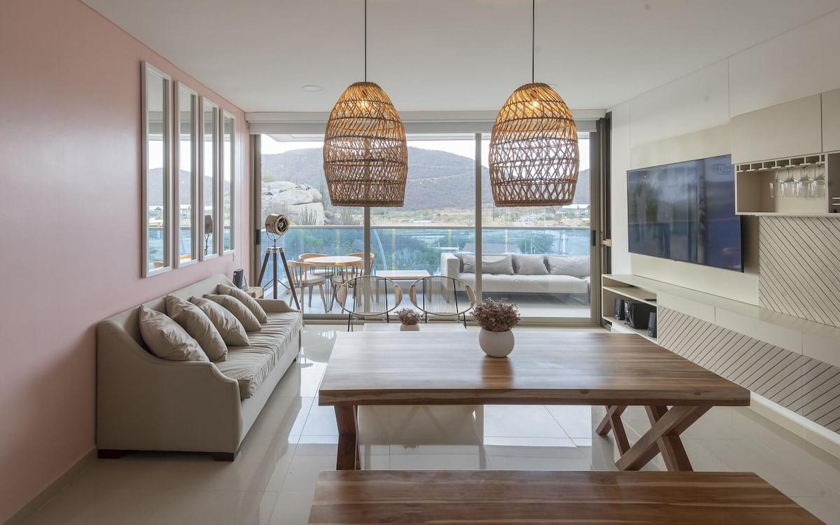 Modern 3 Bedroom Beachfront Apartment at Samaria