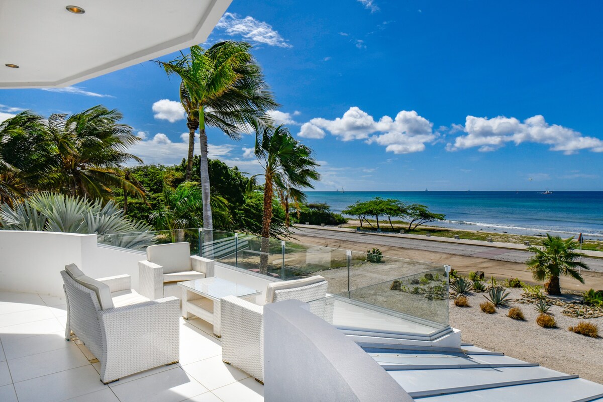 Oceanfront 9 Bed Paradise Near Palm Beach Aruba