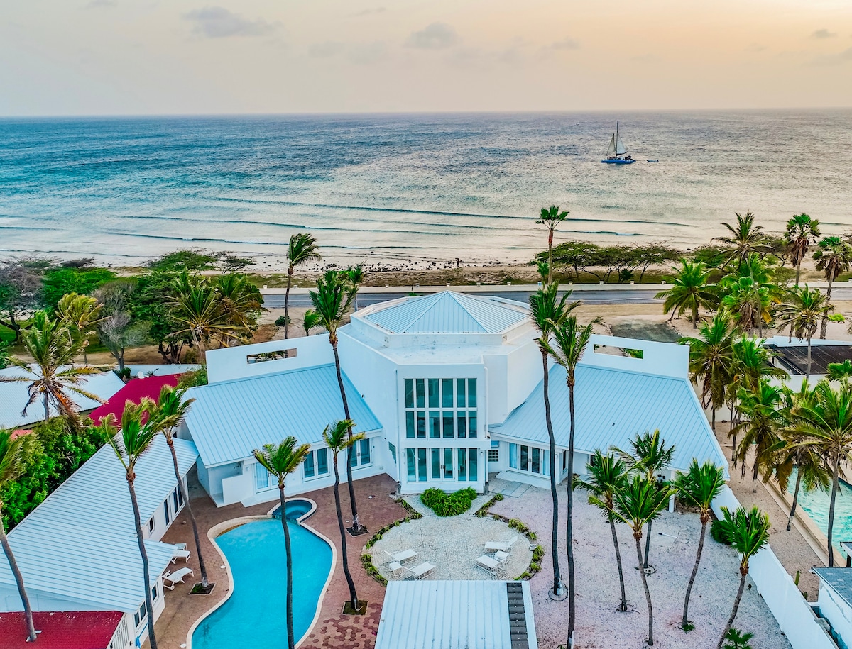 Oceanfront 9 Bed Paradise Near Palm Beach Aruba