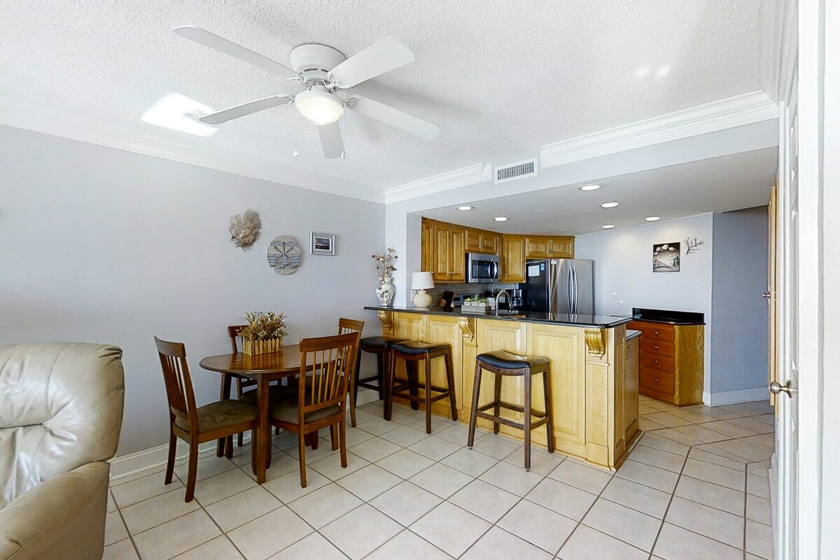 3BR 5th-Floor | Patio | Pool | Washer/Dryer