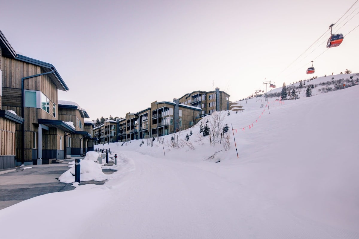 The Apex | Premier Ski In/Out 5BR Canyons Village