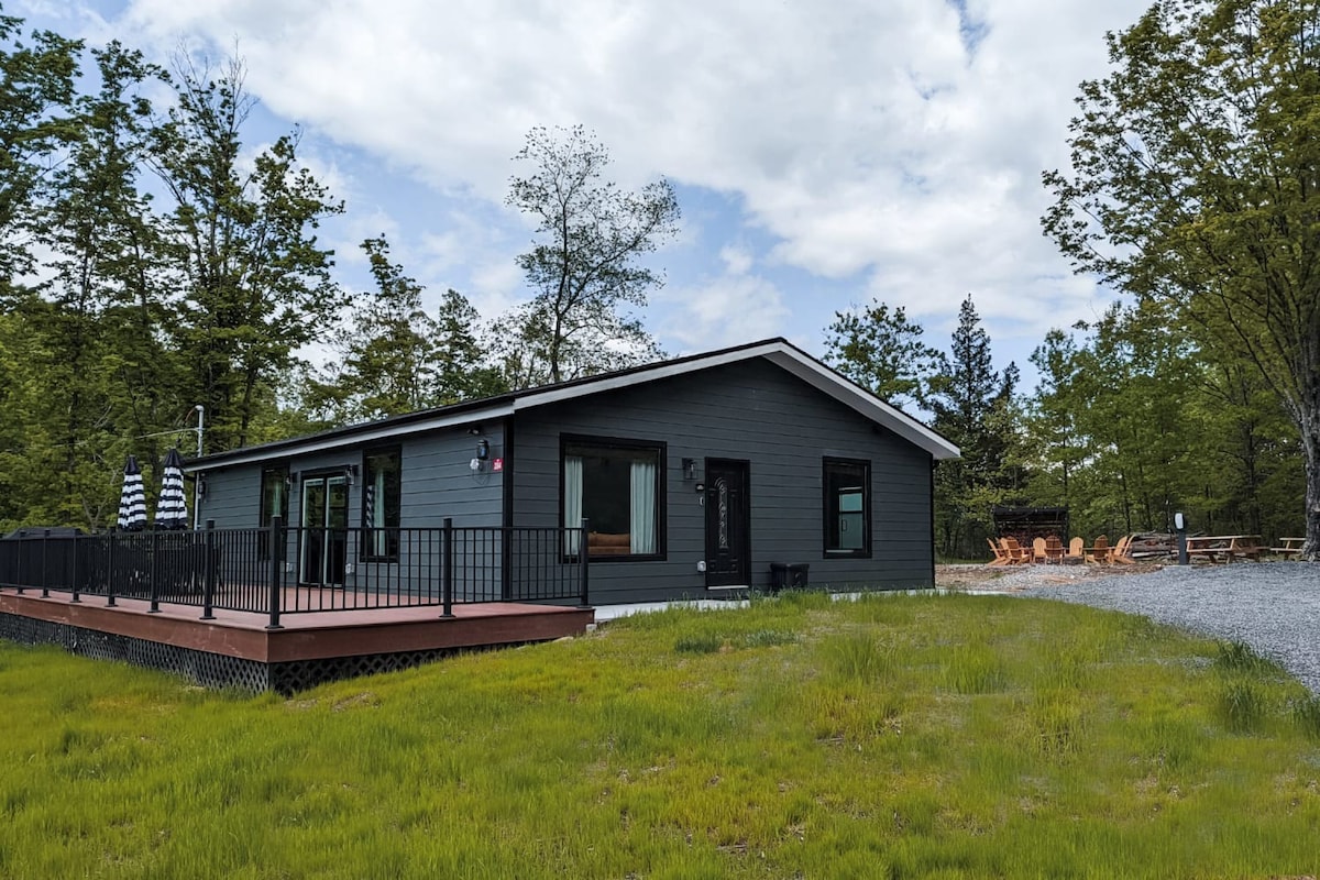 Acorn Bungalow & Lodge - Luxury Cabin, Catskills