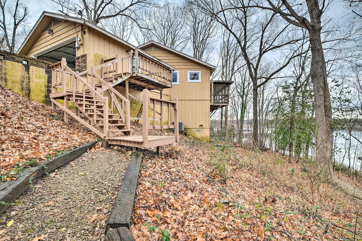 Peaceful Rogers Retreat w/ Beaver Lake Views!