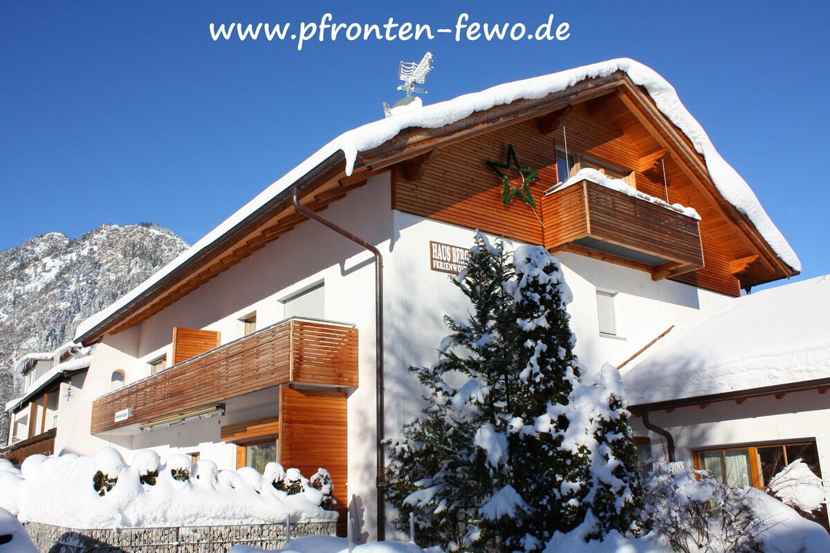 Ferienwohnung mit Westbalkon und Blick auf den Breitenberg (Haus Bergland)