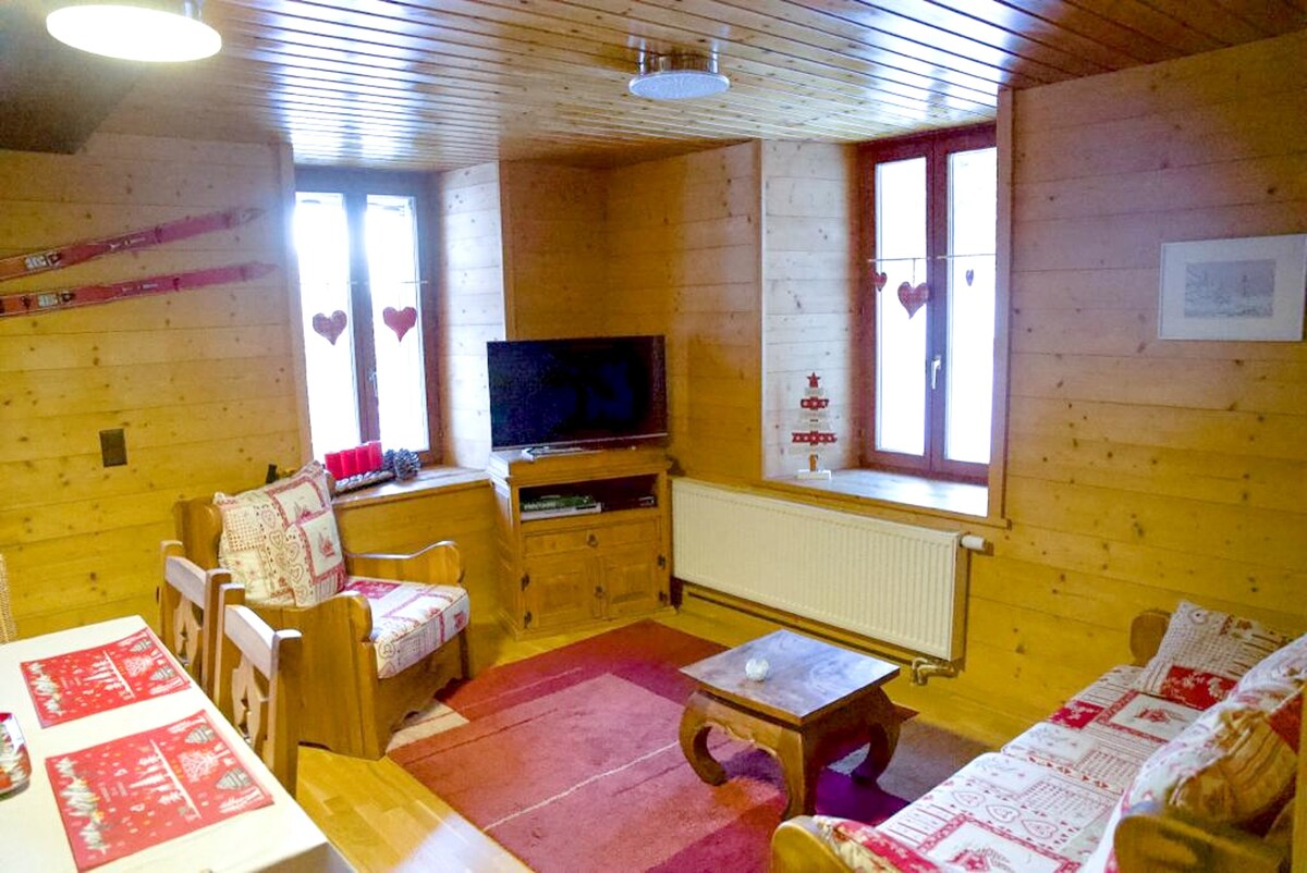 Appartement 2 km away from the slopes for 6 ppl.