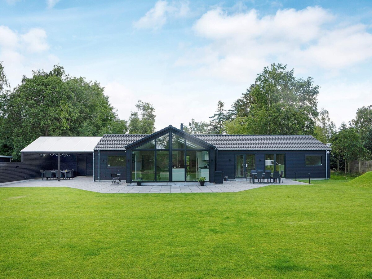 12 person holiday home in idestrup