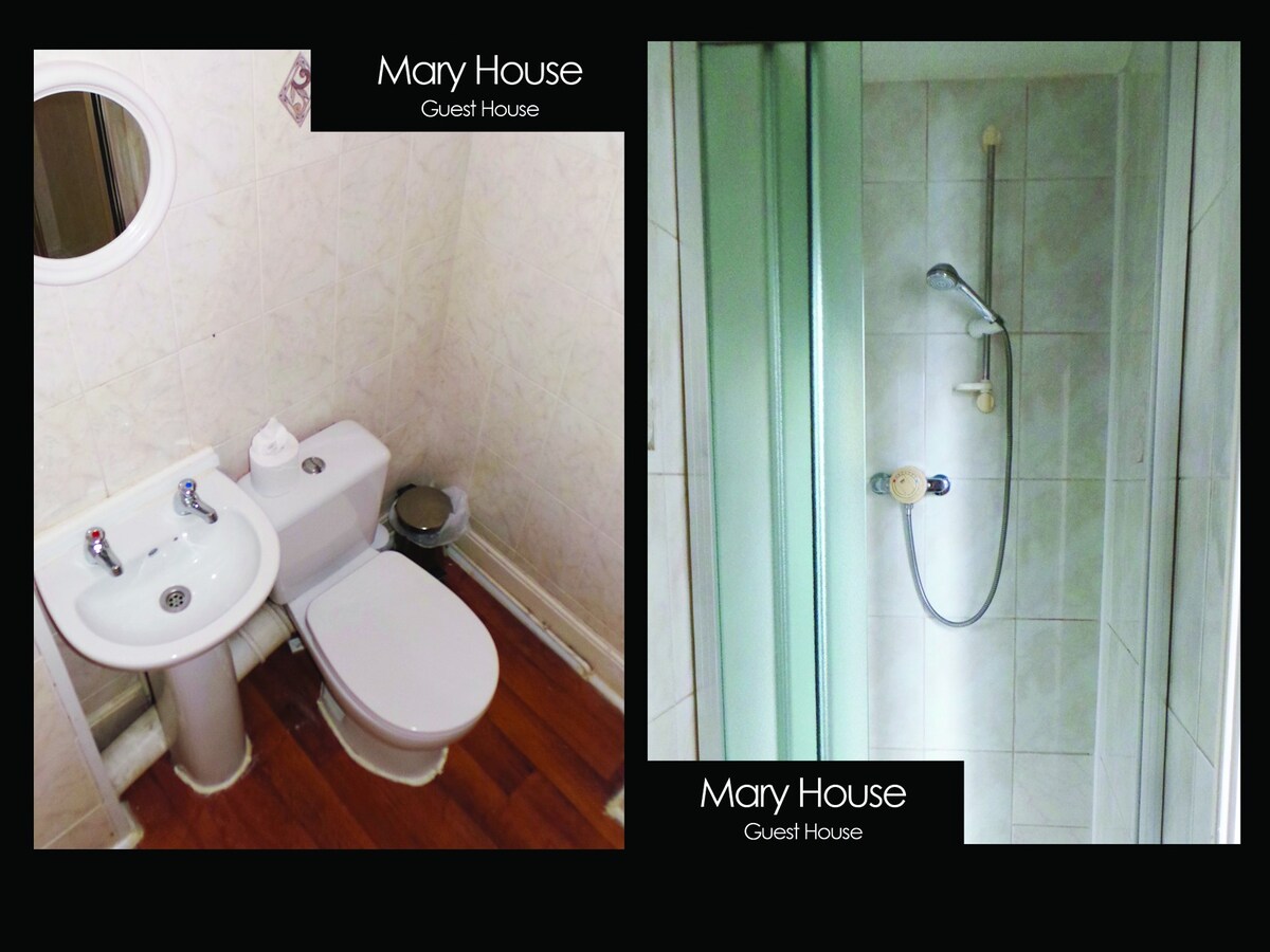 Family Triple Ensuite at Mary House  in Porthcawl