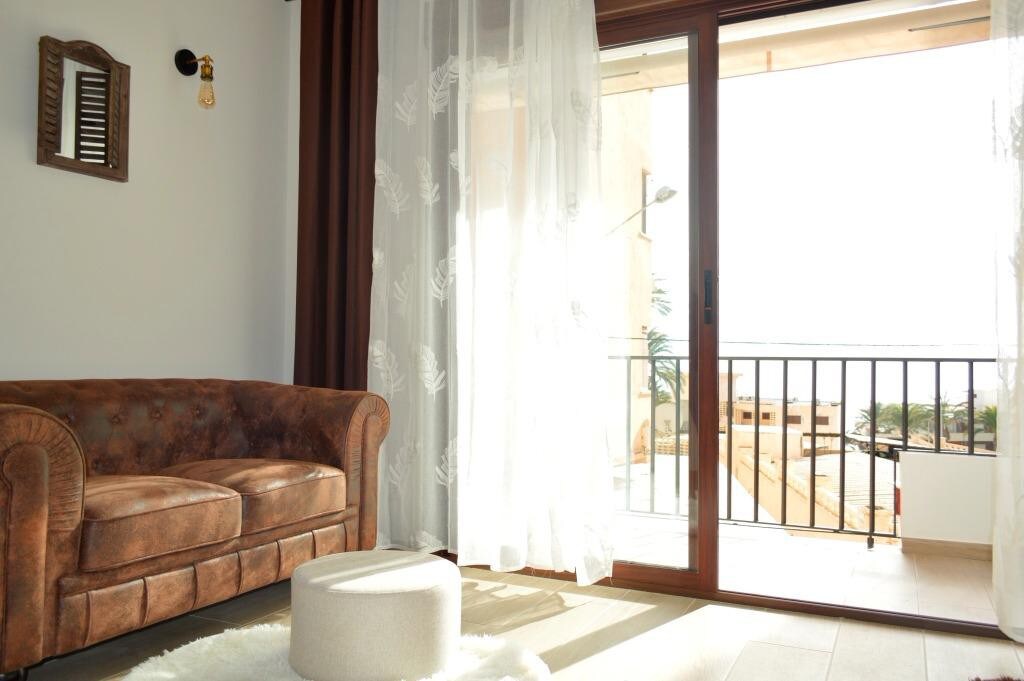 Captivating 2-Bed Apartment in Aguadulce