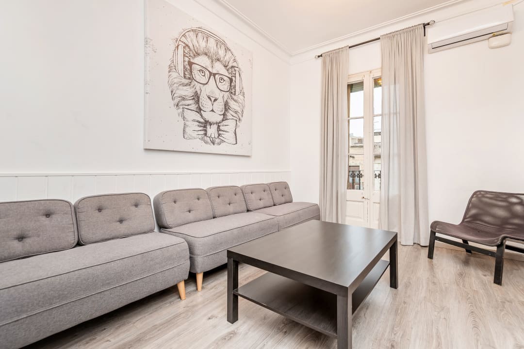Rocafort | Eixample适合家庭入住的4卧室公寓