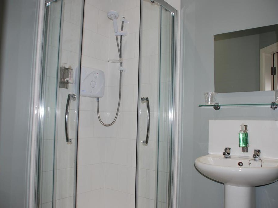 Family Ensuite with Shower at The White Swan
