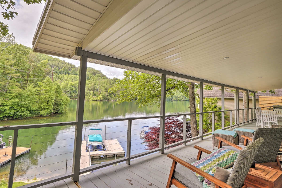 Cozy Lake Santeetlah Cottage with Dock & 3 Kayaks!