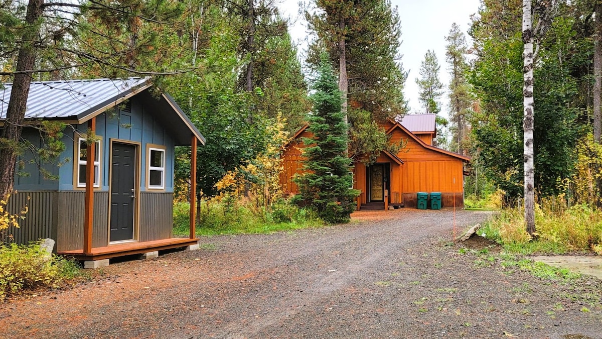 Family Cabin w/ Hot Tub on Wooded Acre-Near McCall