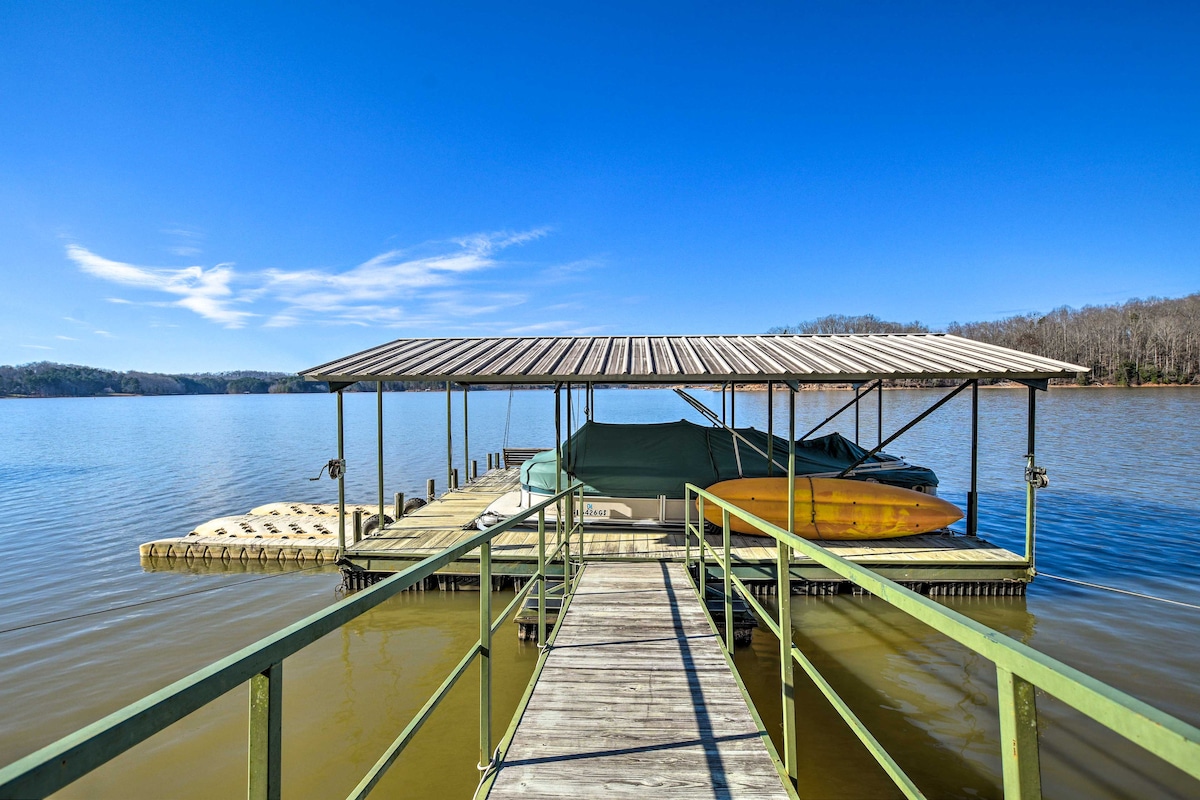 Lavonia Lake House w/ Private Dock & Bonfire!