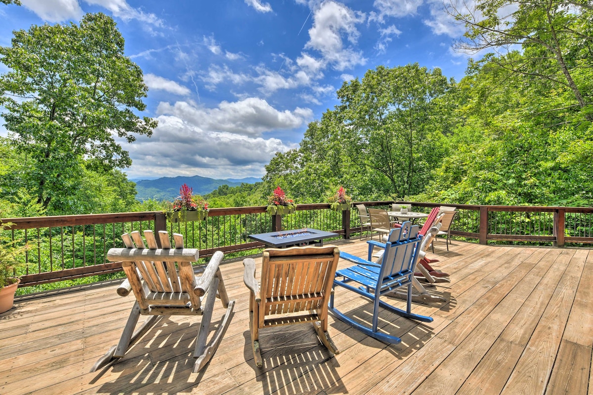 Luxe Cataloochee Cabin w/ Epic Mountain Views!