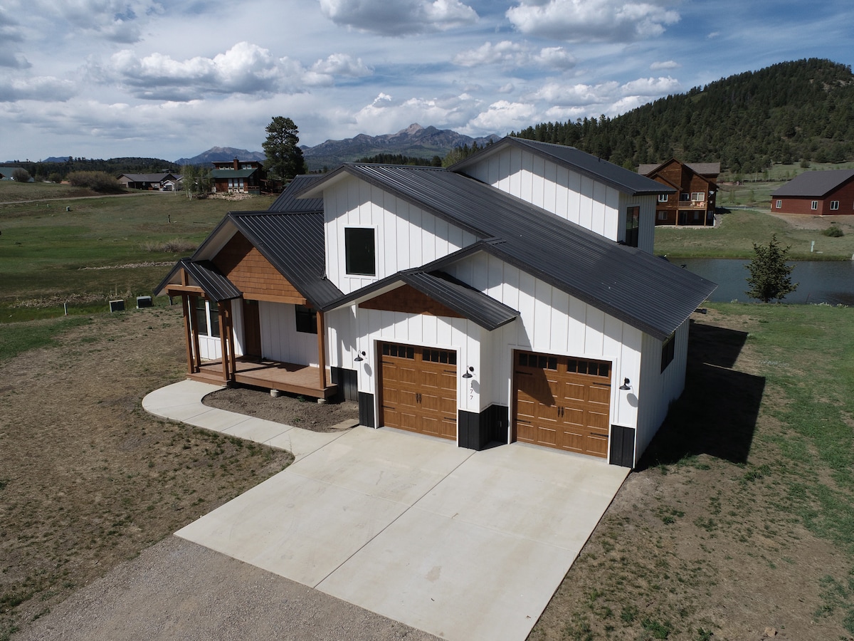 Newly Built Lake House & Gorgeous Pagosa Peak View