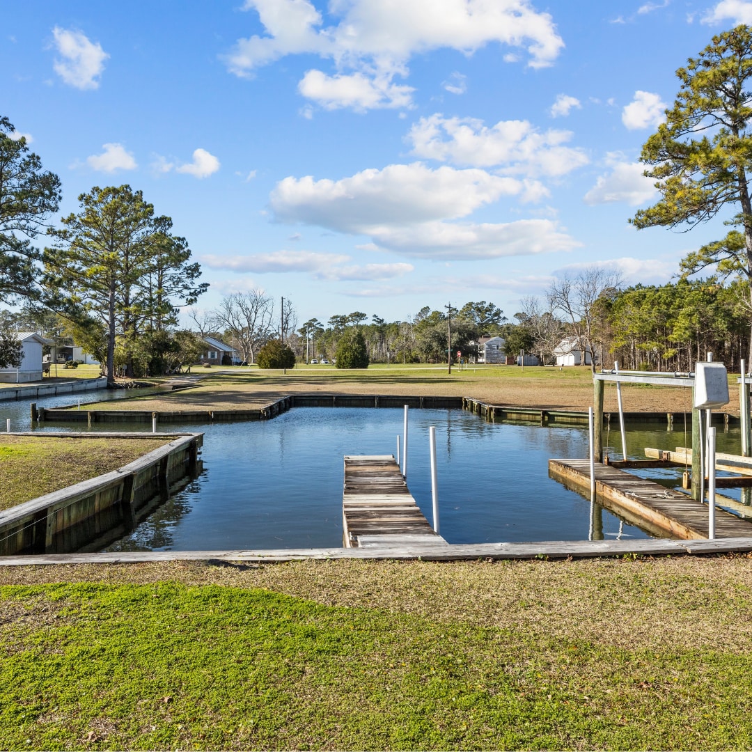 Otter Banks Retreat- Sound Front Home