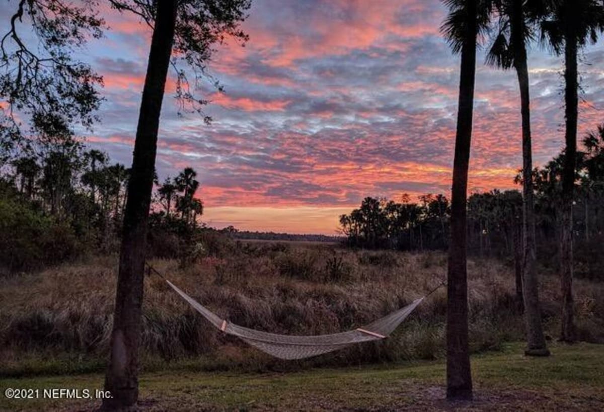 Guesthouse with guana views, bike to beach, TPC