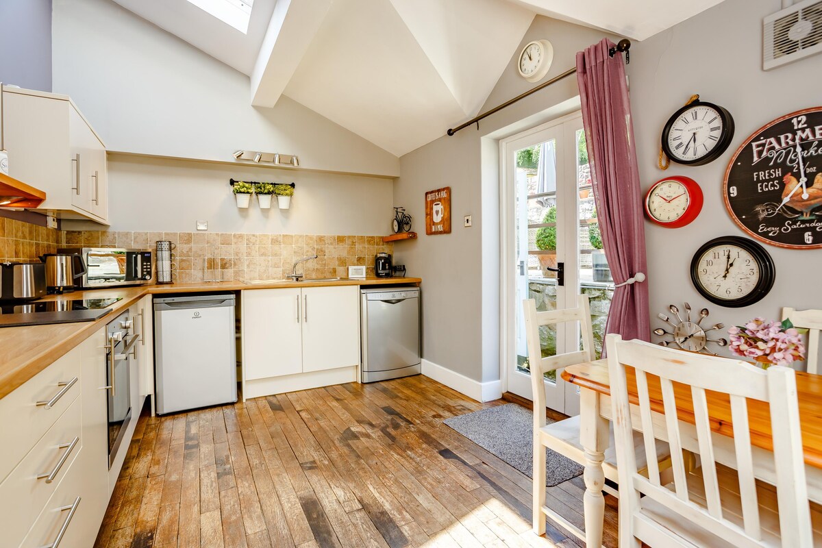Clock Cottage - Luxury 2 bed Holiday Let