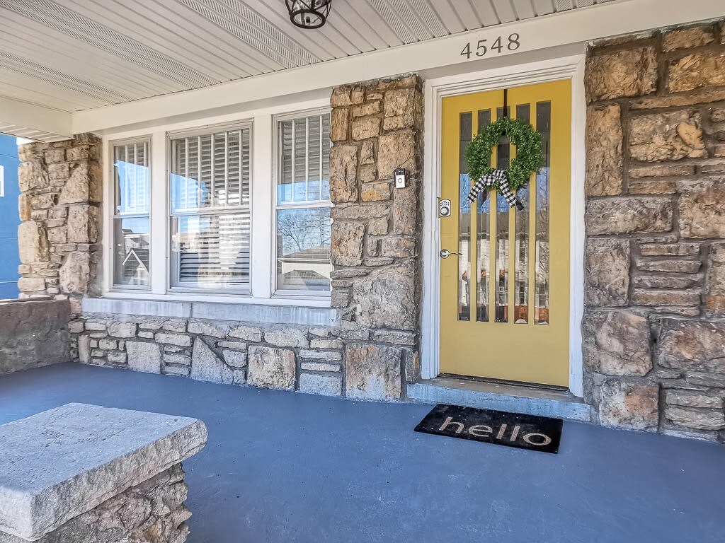 House w/ Excellent Locale.  Beautifully remodeled!