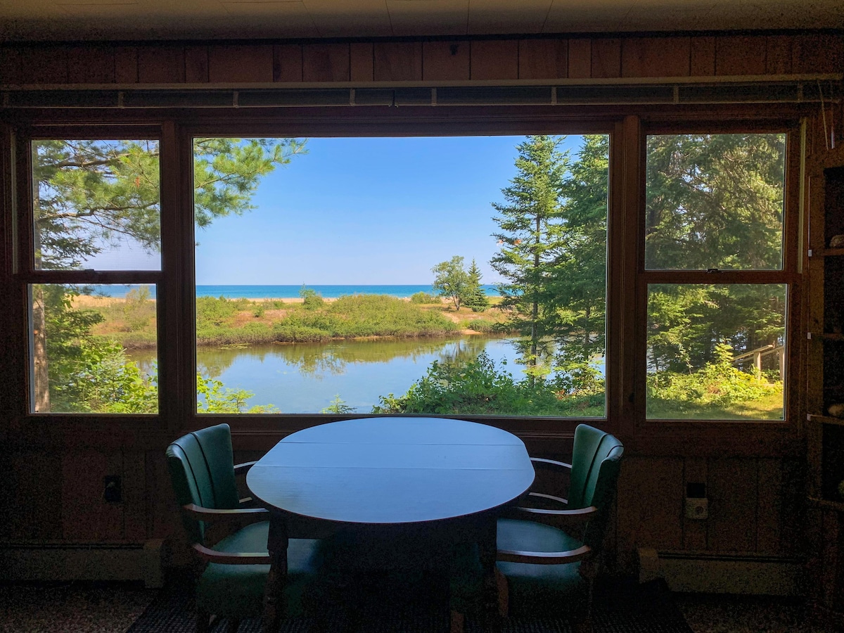 The Grand View Cabin