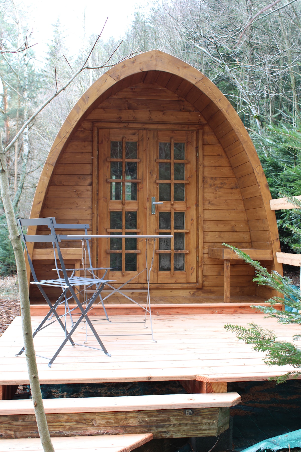 Log Cabin-Economy-Shared Bathroom-Park view