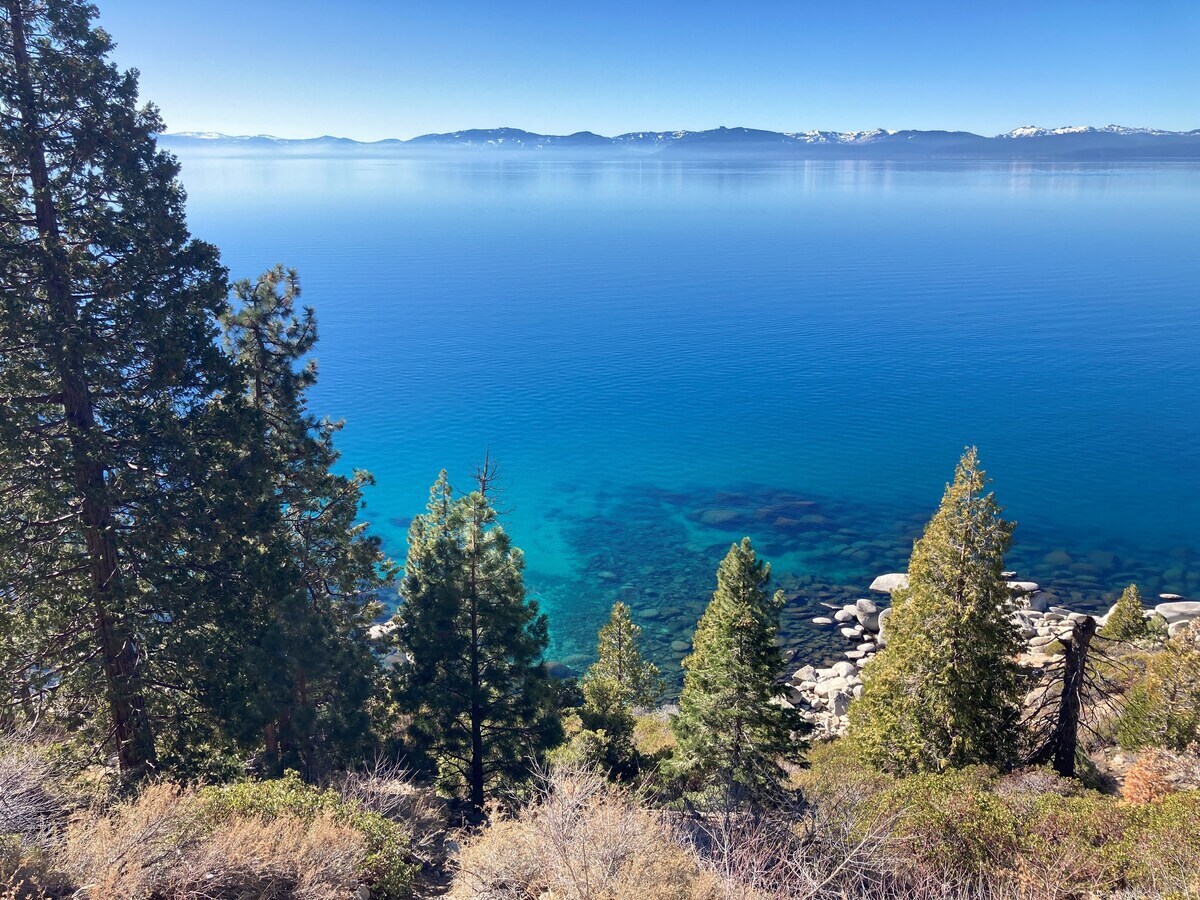 位于南塔霍湖（ South Lake Tahoe ）的舒适湖滨2卧室房源！