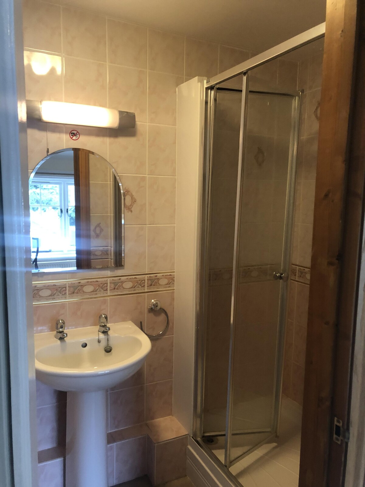 Double Ensuite with Shower at Sir Alfred Munnings