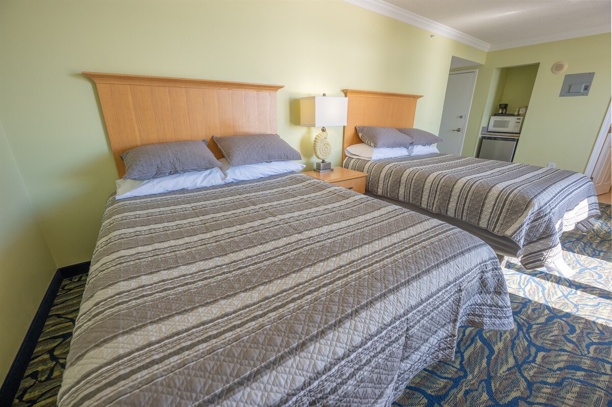 全新海景单间公寓， 2张标准双人床，天堂度假村！