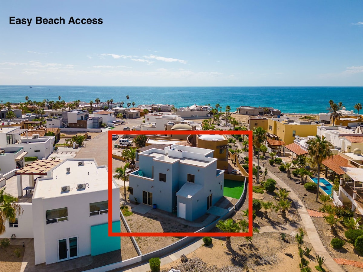 Perfect Beach Home with Style on Sandy Beach