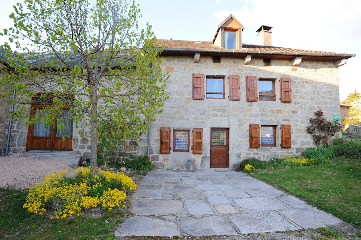 Spacious house for 8 ppl. at Albaret-Sainte-Marie