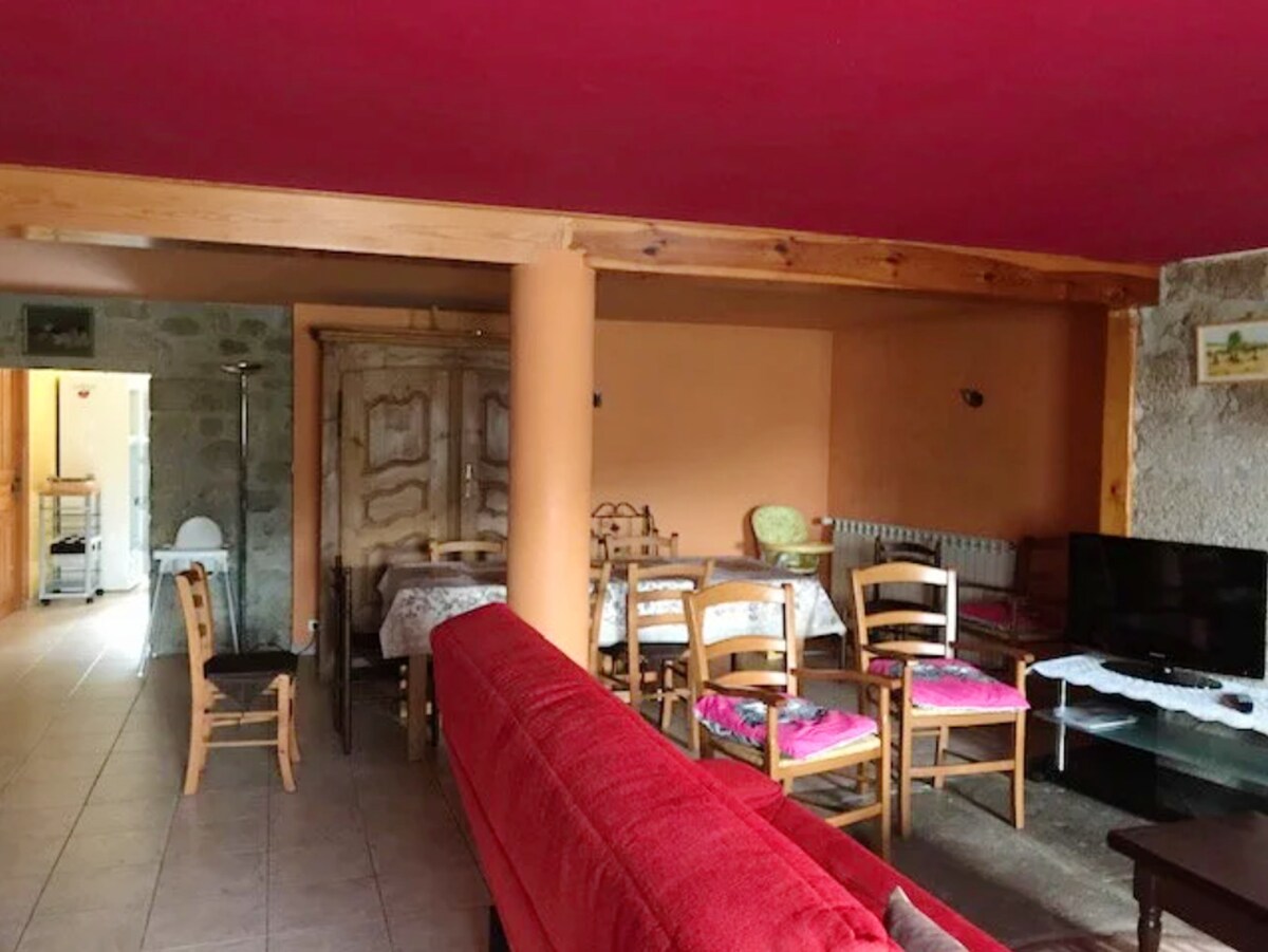 Spacious house for 8 ppl. at Albaret-Sainte-Marie