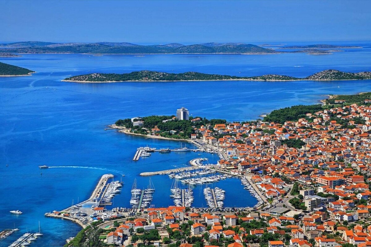 Apartment Goga - with free parking A1(2+2) Vodice,