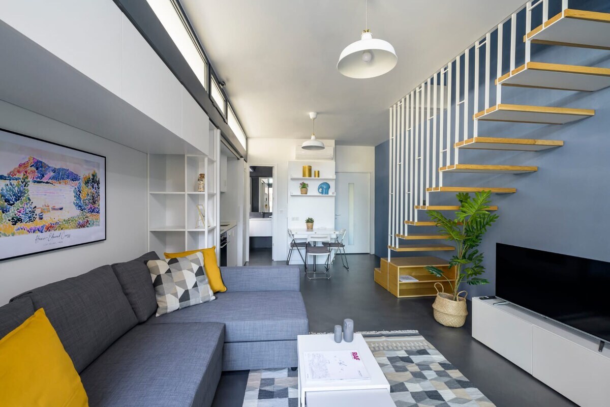 Bright Modern Design New Duplex Loft + Patio! #145
