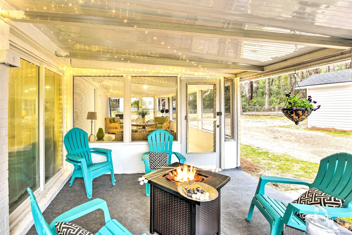 Bright Beaufort Home w/ Porch & Fire Pit!