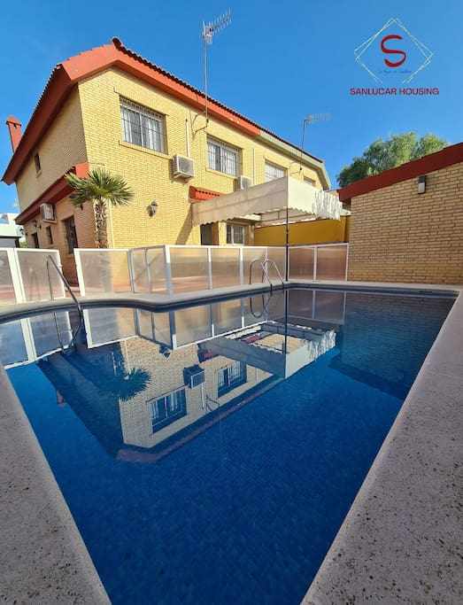 Casa Hermosilla, céntrica con piscina y jardín