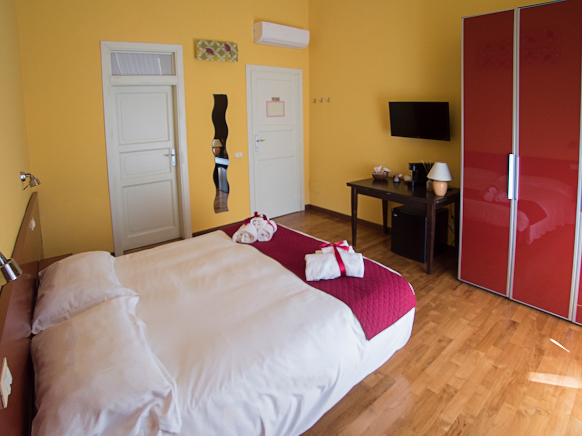 Double room or Twin room @La Spezia