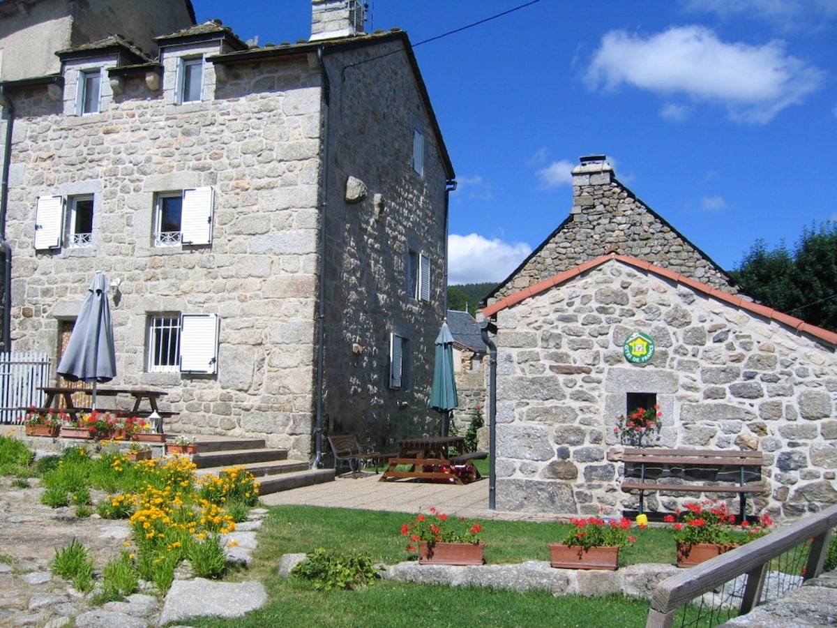 Le Malzieu-Forain的3卧室房屋，带封闭式花园