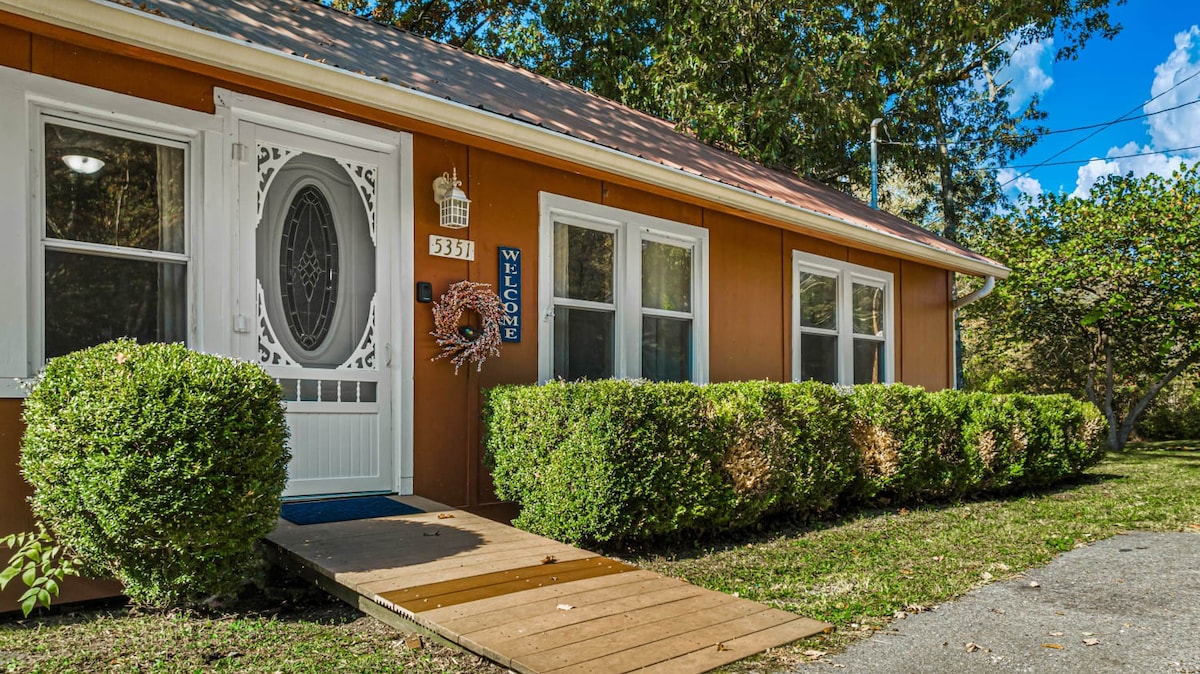 Downtown Mentone - Baileys Bungalow