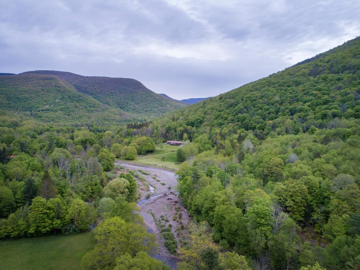 Lanesville by Summer | Chic Catskills Cabin