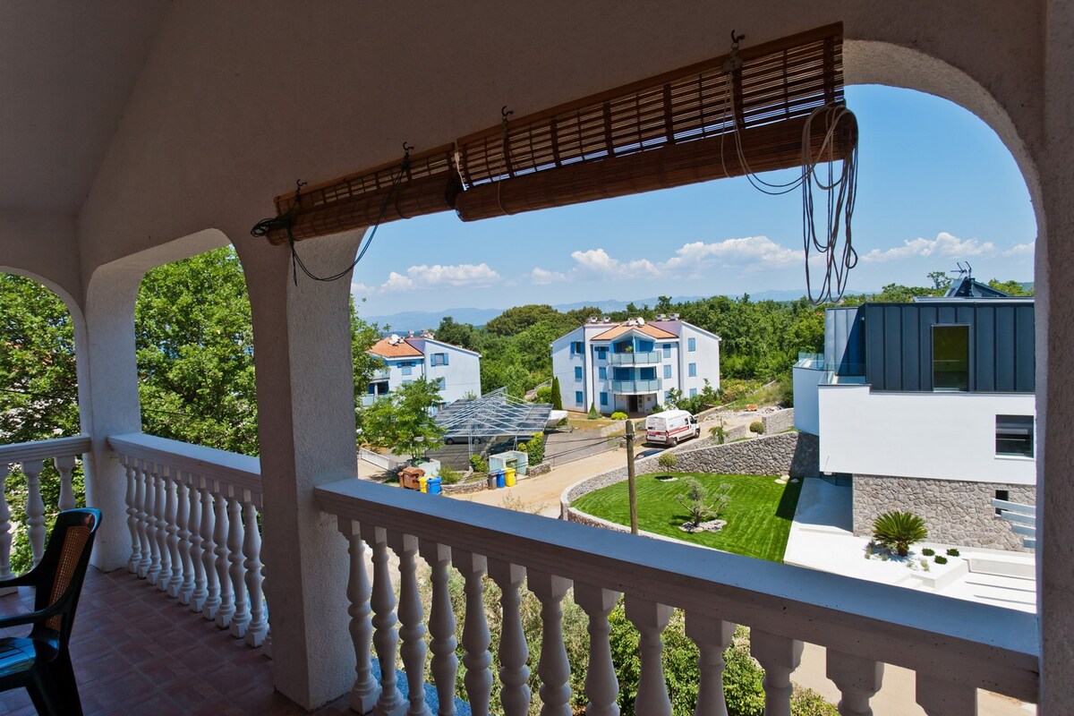 Beautiful beachside apartments Katic / Beautiful second floor apartment with terrace