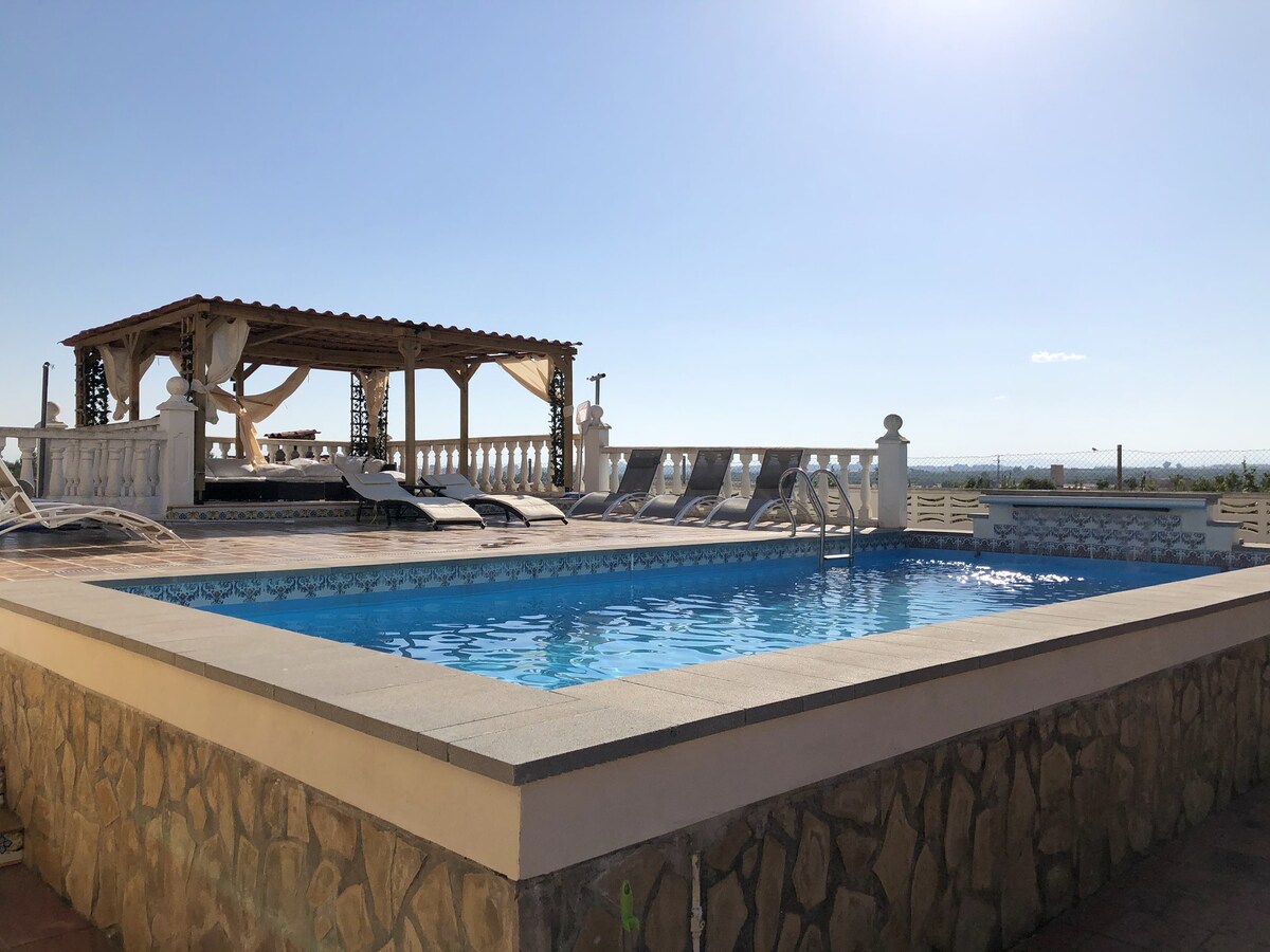 Villa for 8 ppl. with swimming-pool at Olocau